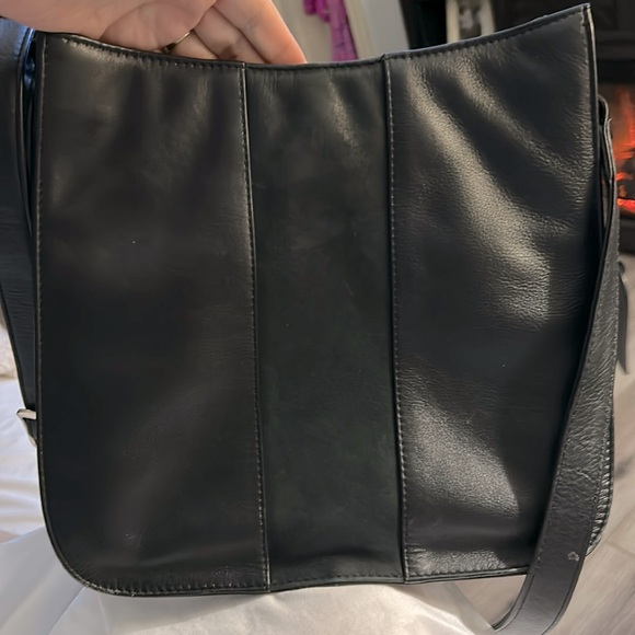 NWOT Levenger Soft Genuine Leather w/ suede strip Crossbody Messenger Bag - Picture 3 of 17